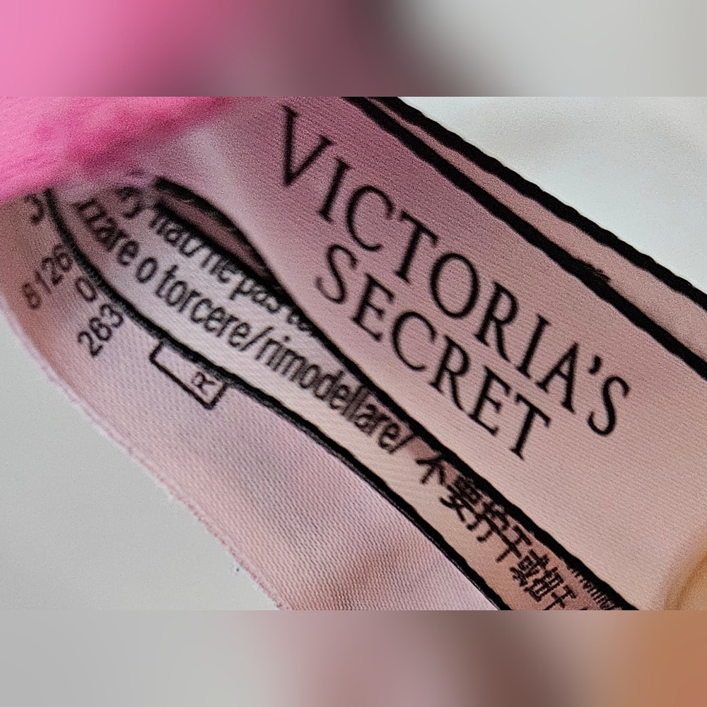 Hot Pink Lace Push-up Women's Bra From VICTORIA SECRET - Picture 4 of 5